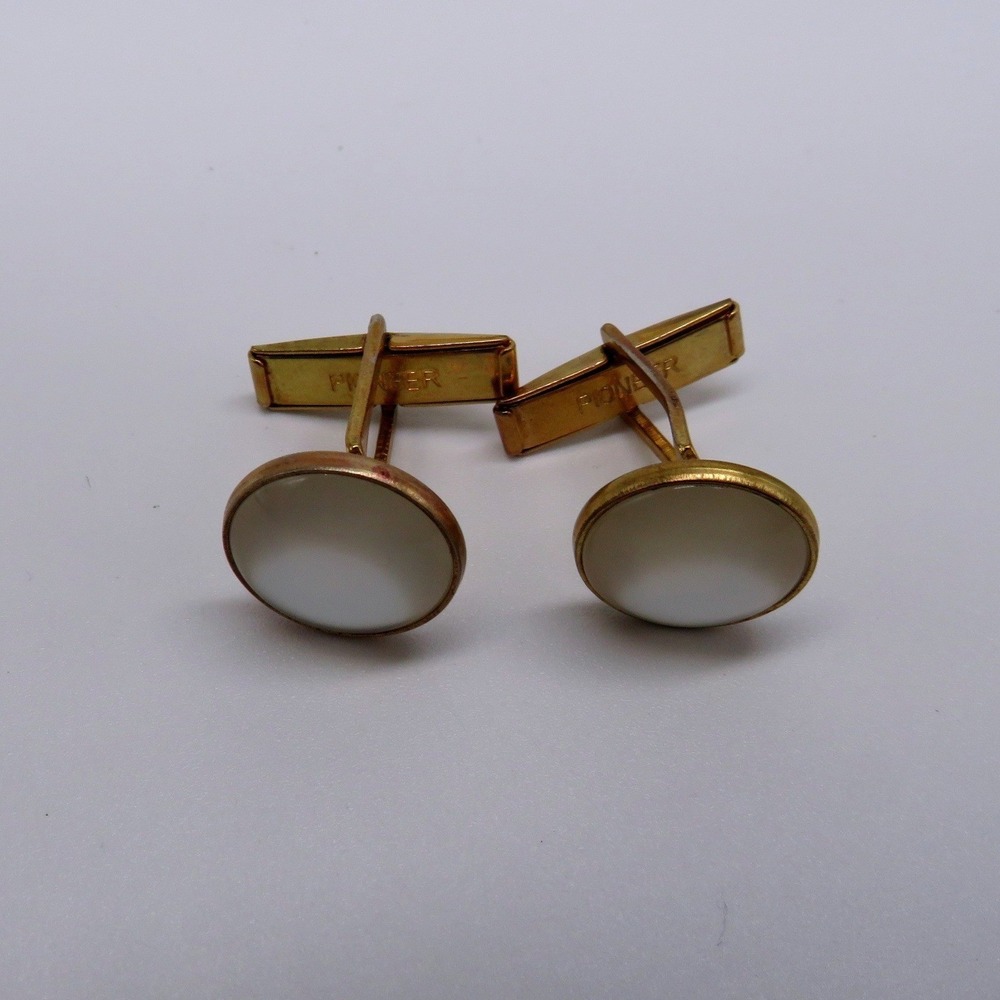 Pioneer Vintage Gold Tone Round Mother of Pearl Cabochon Toggle Back Cufflinks